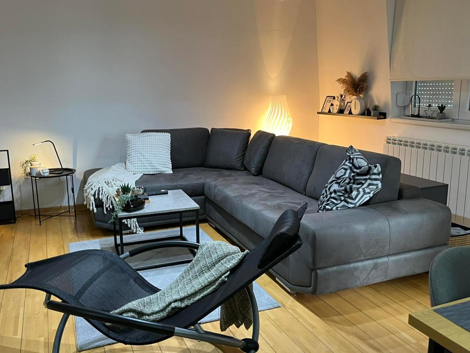 קראלג'בו Apartman Riva מראה חיצוני תמונה